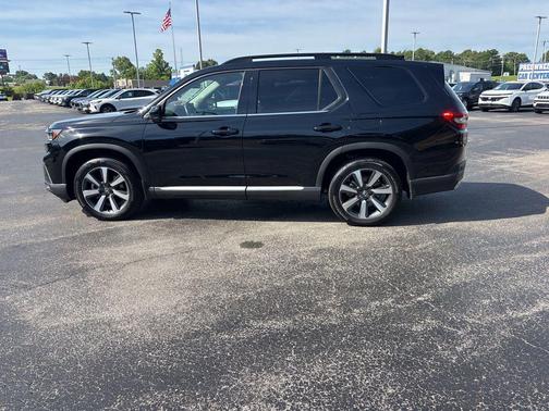 Crystal Black Pearl 2025 Honda Pilot Touring 8-Passenger