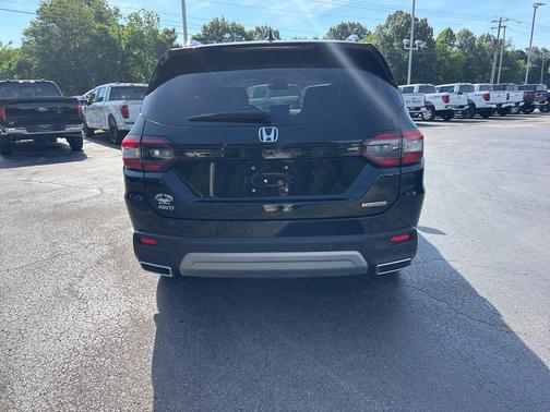 Crystal Black Pearl 2025 Honda Pilot Touring 8-Passenger