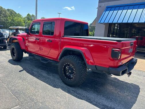 Firecracker Red Clearcoat 2020 Jeep Gladiator Overland