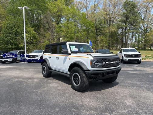 Oxford White 2022 Ford Bronco Badlands