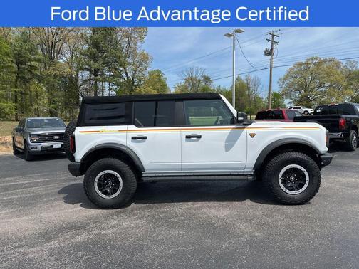 Oxford White 2022 Ford Bronco Badlands