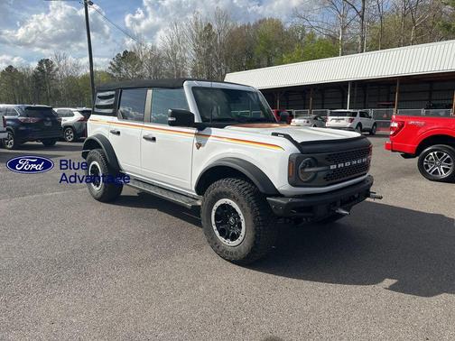 Oxford White 2022 Ford Bronco Badlands