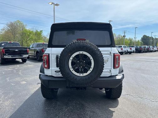 Oxford White 2022 Ford Bronco Badlands