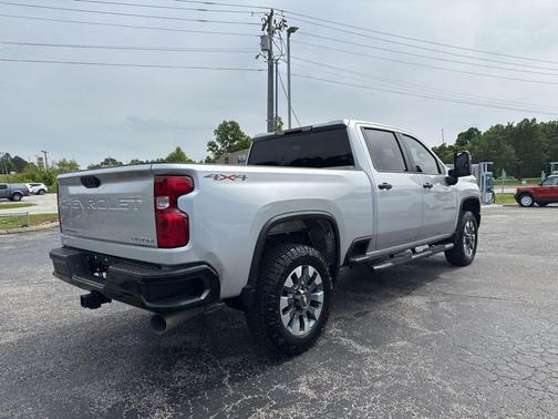 Silver Ice Metallic 2023 Chevrolet Silverado 2500 Custom