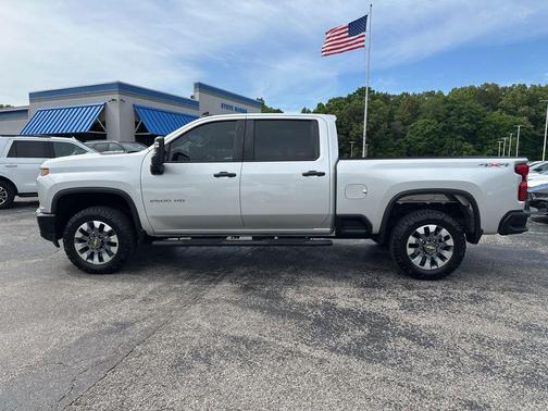 Silver Ice Metallic 2023 Chevrolet Silverado 2500 Custom