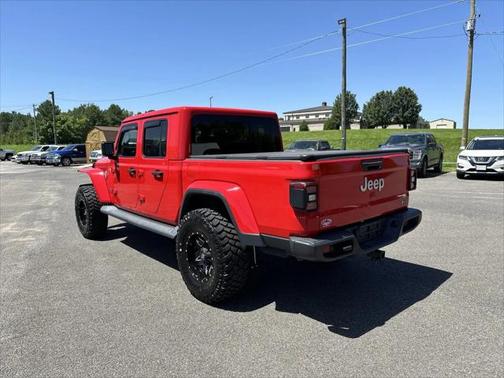Firecracker Red Clearcoat 2020 Jeep Gladiator Overland
