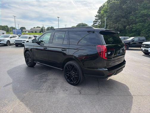 Agate Black Metallic 2026 Ford Expedition Platinum