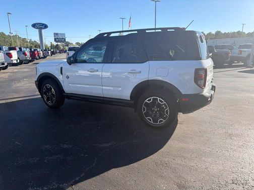Oxford White 2026 Ford Bronco Sport Outer Banks