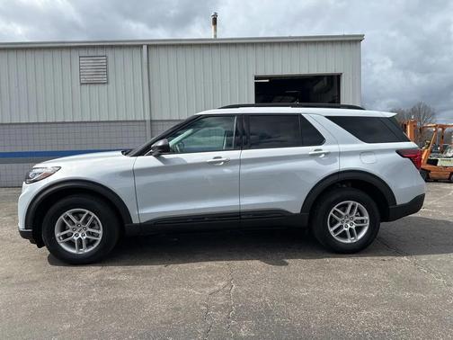 2026 Ford Explorer Active w/200A Pkg