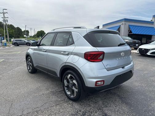 Stellar Silver 2022 Hyundai VENUE SEL