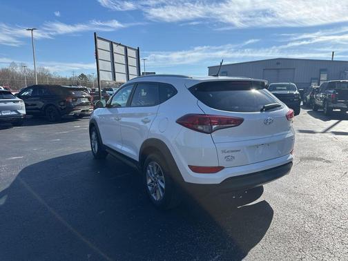 2016 Hyundai TUCSON SE