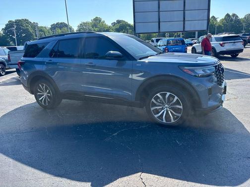 Vapor Blue Metallic 2025 Ford Explorer ST-Line