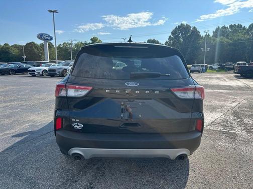 Agate Black Metallic 2022 Ford Escape SE
