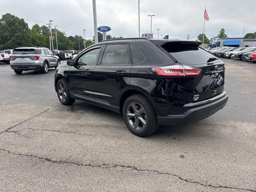 Agate Black Metallic 2024 Ford Edge SEL