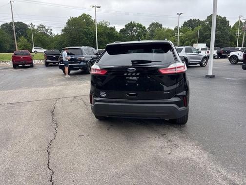 Agate Black Metallic 2024 Ford Edge SEL