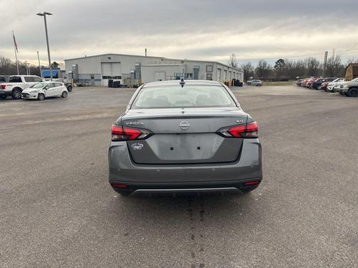 2024 Nissan Versa 1.6 SV