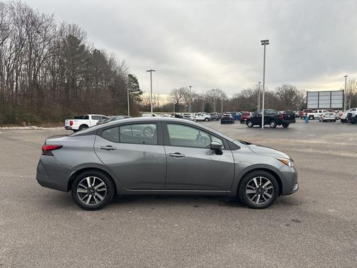 2024 Nissan Versa 1.6 SV