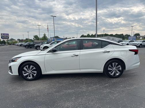 Glacier White 2025 Nissan Altima S FWD