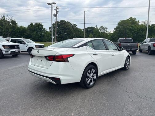 Glacier White 2025 Nissan Altima S FWD