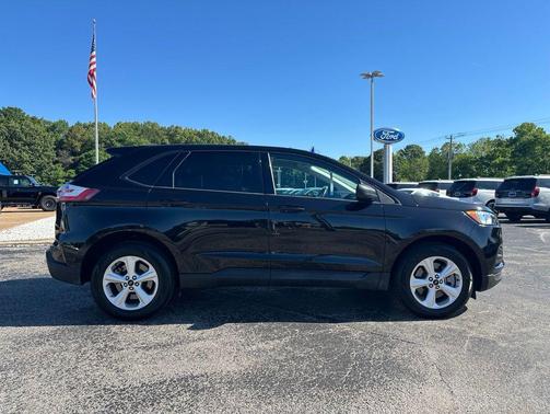 Agate Black Metallic 2024 Ford Edge SE