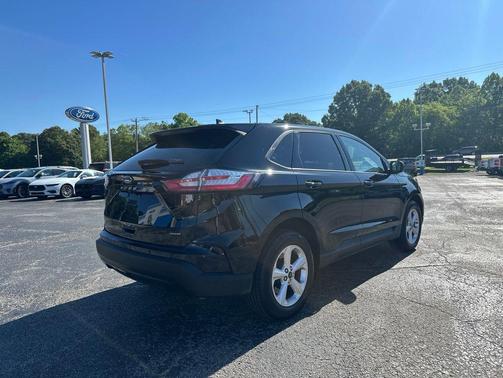 Agate Black Metallic 2024 Ford Edge SE