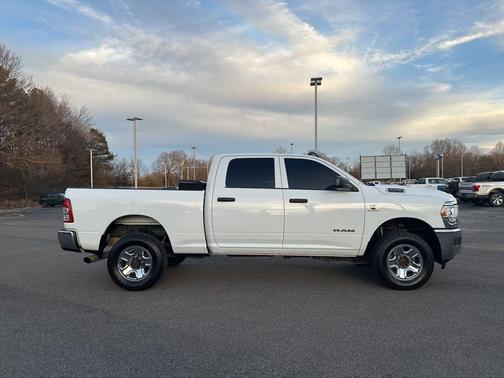 2019 RAM 2500 Tradesman Crew Cab 4x4 6'4' Box