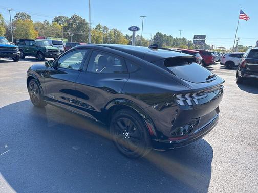 2023 Ford Mustang Mach-E California Route 1