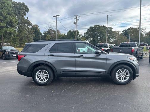Carbonized Gray Metallic 2026 Ford Explorer Active