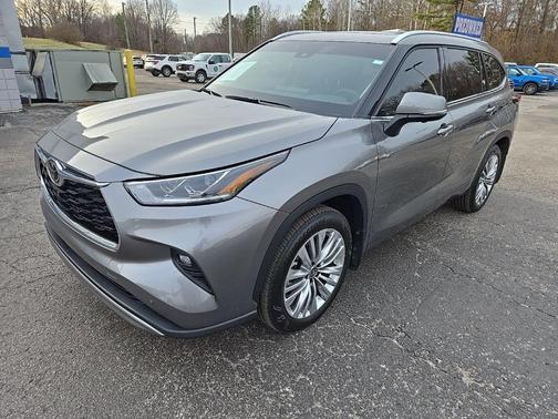 2025 Toyota Highlander Platinum