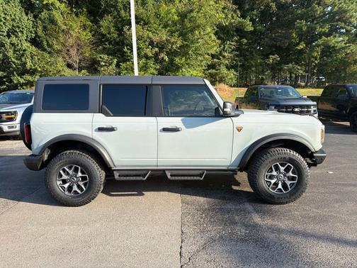 Cactus Gray 2024 Ford Bronco Badlands