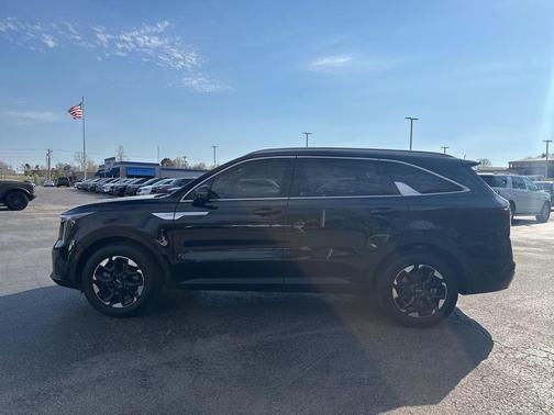 Ebony Black 2024 Kia Sorento S