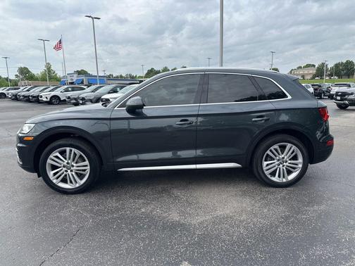 Manhattan Gray Metallic 2018 Audi Q5 2.0T Tech Premium