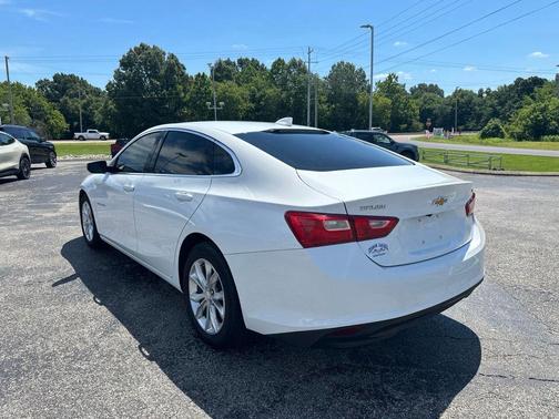 Summit White 2023 Chevrolet Malibu FWD 1LT