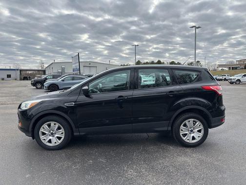 2016 Ford Escape S