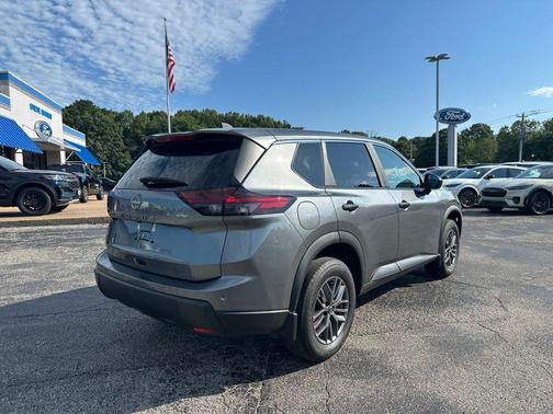 Gun Metallic 2025 Nissan Rogue S