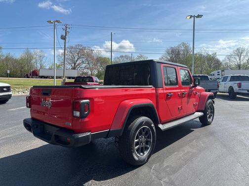 2023 Jeep Gladiator Overland