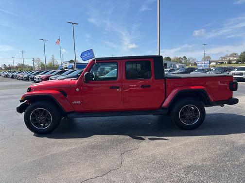 2023 Jeep Gladiator Overland