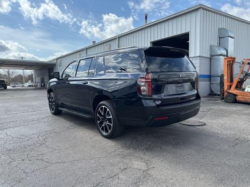 2024 Chevrolet Suburban RST