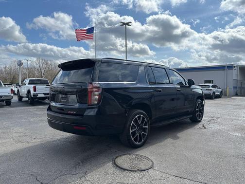 2024 Chevrolet Suburban RST