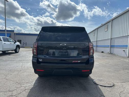 2024 Chevrolet Suburban RST