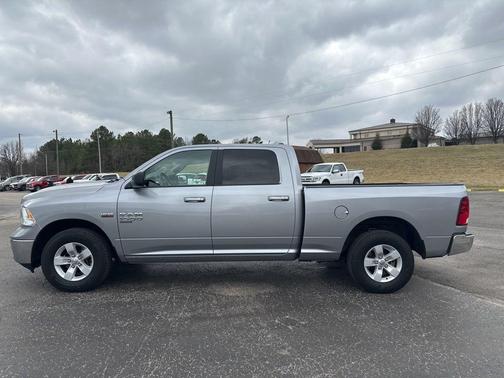 2019 RAM 1500 SLT