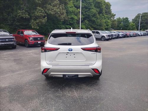2024 Toyota Highlander Hybrid Platinum
