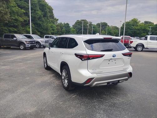 2024 Toyota Highlander Hybrid Platinum