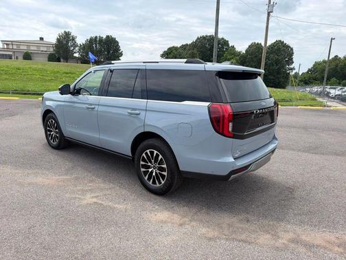 Gray Metallic 2025 Ford Expedition Platinum