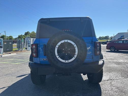 Velocity Blue Metallic 2023 Ford Bronco Badlands