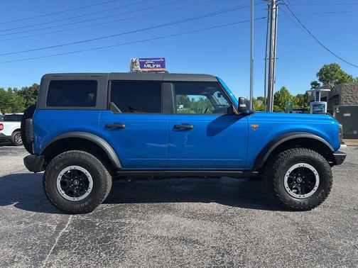 Velocity Blue Metallic 2023 Ford Bronco Badlands