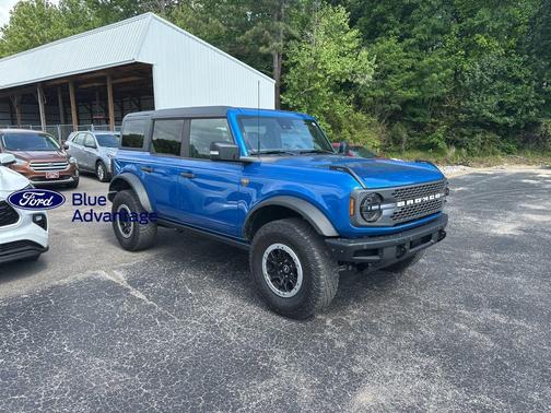 Velocity Blue Metallic 2023 Ford Bronco Badlands