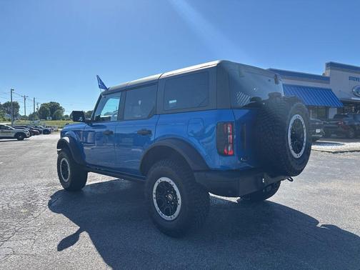 Velocity Blue Metallic 2023 Ford Bronco Badlands