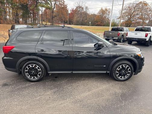 2020 Nissan Pathfinder SL 2WD