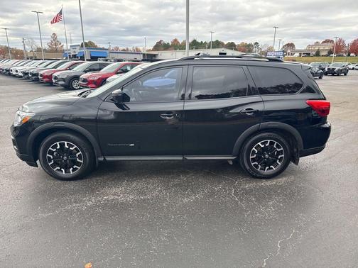 2020 Nissan Pathfinder SL 2WD